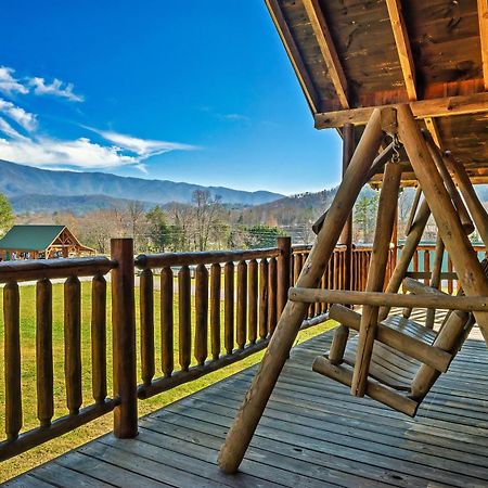 הוילה סביירוויל Spectacular Mtns Views With Private Hot Tub With Pool Table And Private Pond מראה חיצוני תמונה